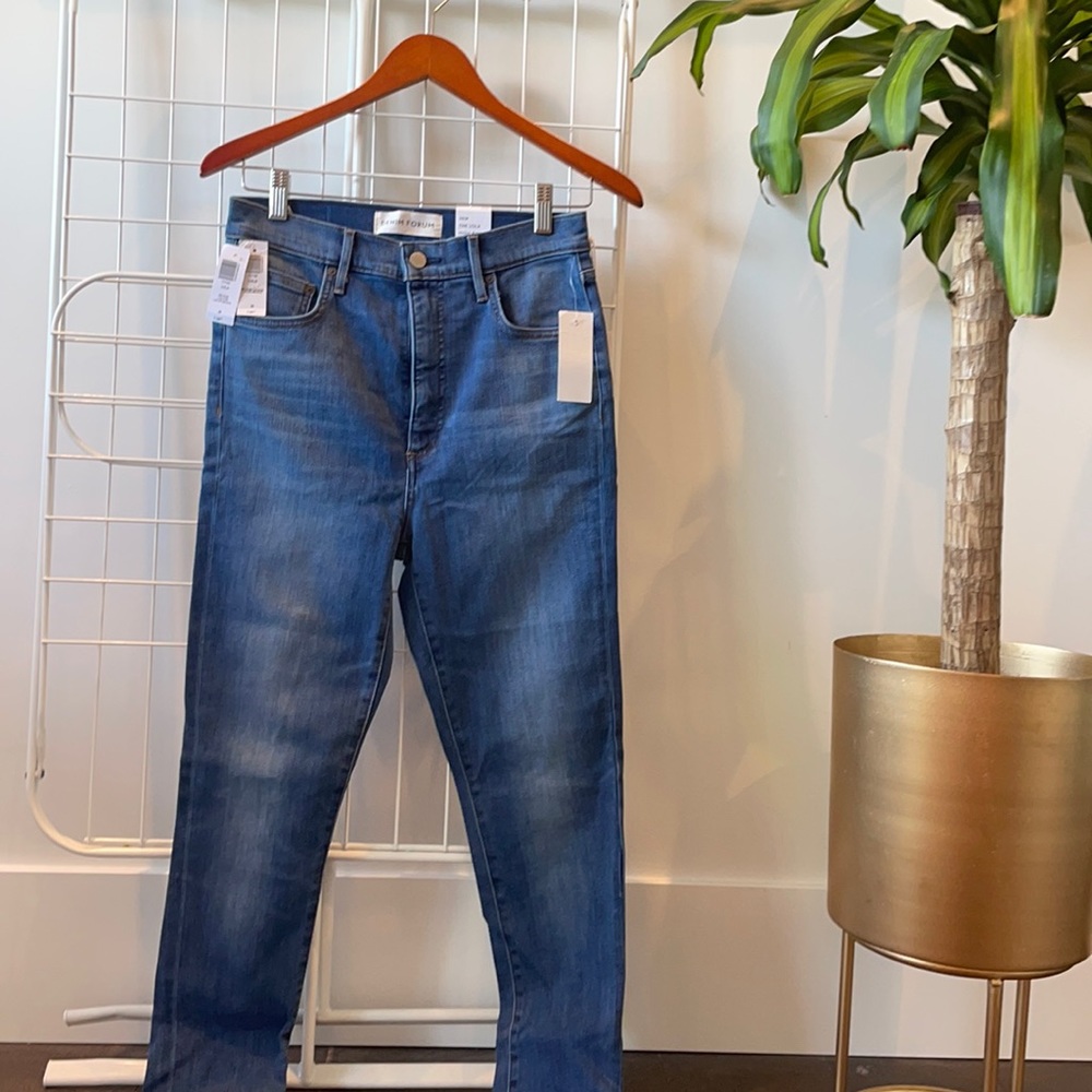 Denim Forum (Aritzia) High Rise Jeans - TAGS STILL ON NEVER WORN!!